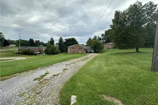16294 Susan Dr, East Liverpool, OH 43920 - Photo 2
