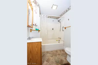 365 E Adams Street, Millersburg, OH 44654 - Photo 14
