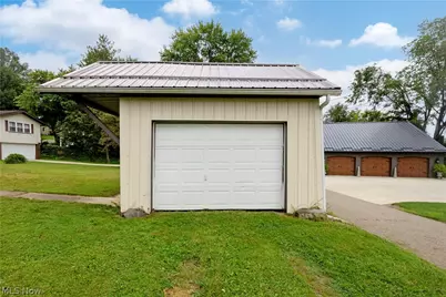 365 E Adams Street, Millersburg, OH 44654 - Photo 2