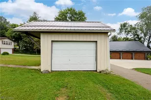 365 E Adams St, Millersburg, OH 44654 - Photo 2