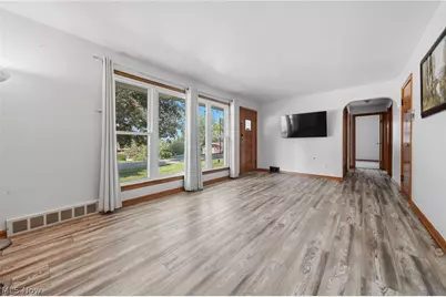 1724 Spring Valley Avenue NW, Canton, OH 44708 - Photo 2