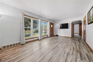 1724 Spring Valley Ave NW, Canton, OH 44708 - Photo 2