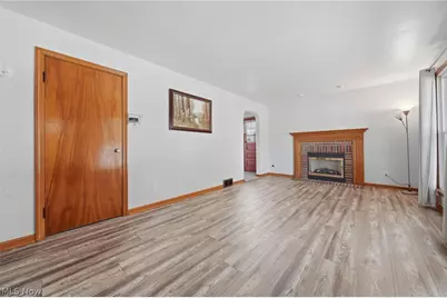 1724 Spring Valley Avenue NW, Canton, OH 44708 - Photo 4