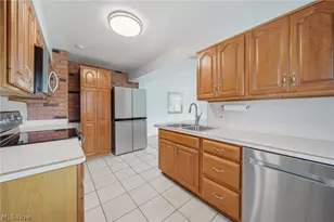 1724 Spring Valley Ave NW, Canton, OH 44708 - Photo 6