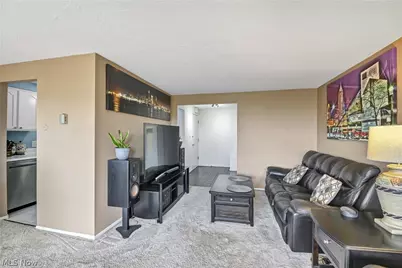 12900 Lake Avenue #809, Oakwood, OH 44107 - Photo 10