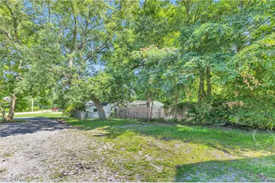 909 Lake Avenue, Elyria, OH 44035 - Photo 8
