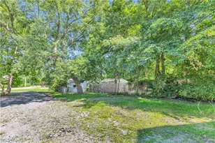 909 Lake Ave, Elyria, OH 44035 - Photo 8