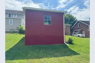 223 E Cassell Avenue, Barberton, OH 44203 - Photo 14