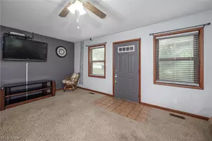1248 Munroe Falls Kent Rd, Kent, OH 44240 - Photo 2