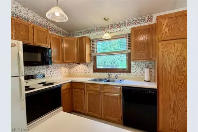 11985 Auburn Road, Chardon, OH 44024 - Photo 8