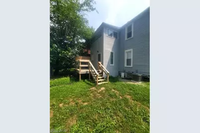 140 7th Street NW, Barberton, OH 44203 - Photo 2