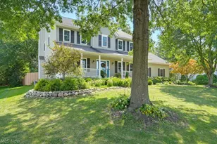 488 Schooner Ln, Northfield Center, OH 44067 - Photo 2