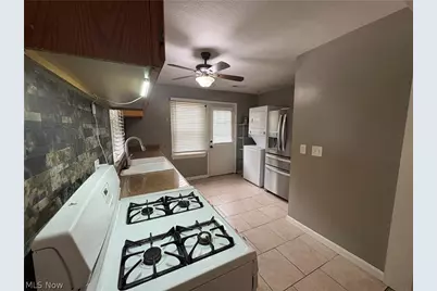 625 Delaware Avenue, Elyria, OH 44035 - Photo 4