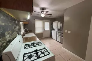 625 Delaware Ave, Elyria, OH 44035 - Photo 4