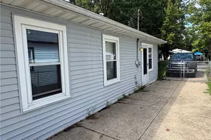 625 Delaware Ave, Elyria, OH 44035 - Photo 12