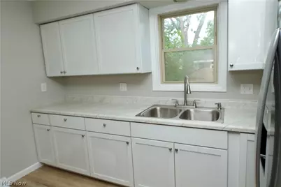 1426 W 39th Street, Lorain, OH 44053 - Photo 10