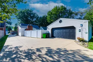 1382 Elmwood Ave SW, North Canton, OH 44720 - Photo 32