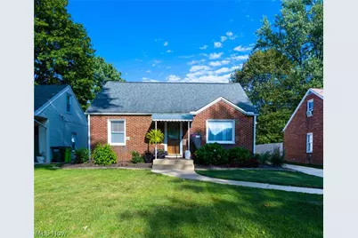 1382 Elmwood Avenue SW, North Canton, OH 44720 - Photo 2