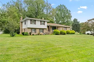 2591 Woodview Rd, Uniontown, OH 44685 - Photo 2
