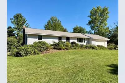 13047 Manor Drive, Chardon, OH 44024 - Photo 2