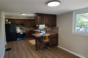 32 Market St, Mt Pleasant, OH 43939 - Photo 10