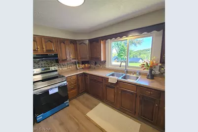 32 Market Street, Mt Pleasant, OH 43939 - Photo 4