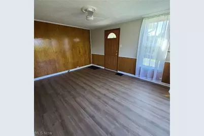 32 Market Street, Mt Pleasant, OH 43939 - Photo 14