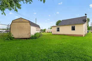 1403 Baird Ave, Cambridge, OH 43725 - Photo 2