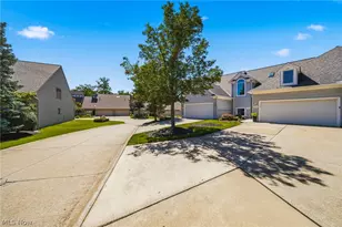 11292 Glen Eagles Dr, Concord Twp, OH 44077 - Photo 4