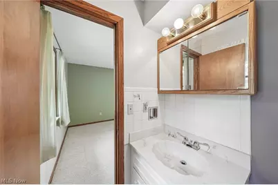 5818 Iva Drive, Akron, OH 44319 - Photo 32