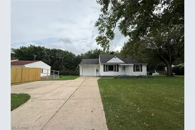 9934 Georgetown Street, Louisville, OH 44641 - Photo 2