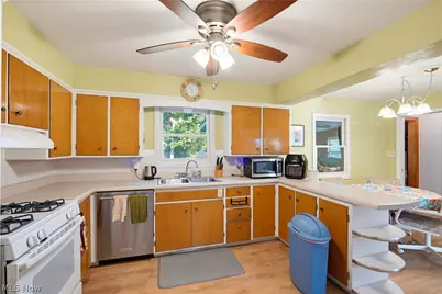 7851 N Boyden Road, Sagamore Hills, OH 44067 - Photo 8