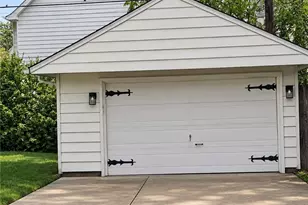 1568 Blossom Park Ave, Oakwood, OH 44107 - Photo 18