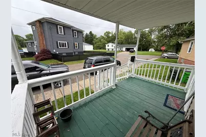 208 W 1st Street, Uhrichsville, OH 44683 - Photo 22