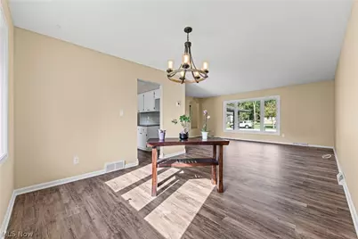 7879 Cresthill Drive, Green Hills, OH 44131 - Photo 6
