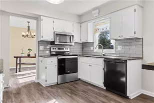 7879 Cresthill Dr, Green Hills, OH 44131 - Photo 10