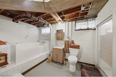 41 8th Street, Barberton, OH 44203 - Photo 22