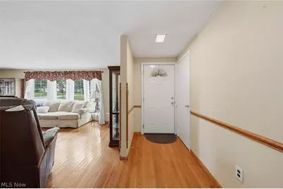 41 8th Street, Barberton, OH 44203 - Photo 2