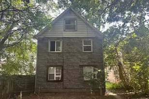 426 S Arlington St, Akron, OH 44306 - Photo 2