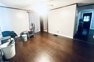 4695 Grapeland Ave, Louisville, OH 44641 - Photo 8