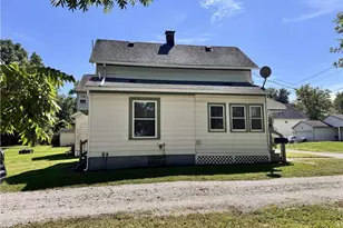301 Bell St, Barberton, OH 44203 - Photo 16