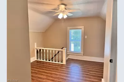 301 Bell Street, Barberton, OH 44203 - Photo 10