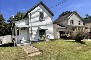 301 Bell St, Barberton, OH 44203 - Photo 2