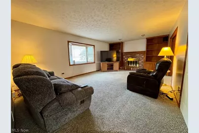 6385 Harbor Drive NW, Canton, OH 44718 - Photo 12
