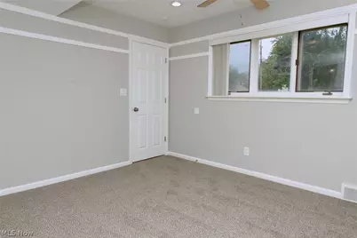 911 West Drive, Sheffield Lake, OH 44054 - Photo 32
