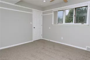 911 West Dr, Sheffield Lake, OH 44054 - Photo 32