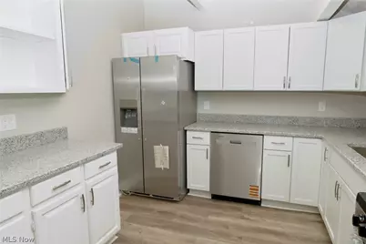 911 West Drive, Sheffield Lake, OH 44054 - Photo 2