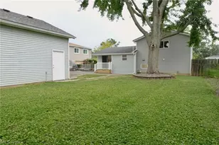 911 West Dr, Sheffield Lake, OH 44054 - Photo 22