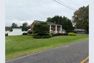 48769 Lakeview Circle, East Liverpool, OH 43920 - Photo 2
