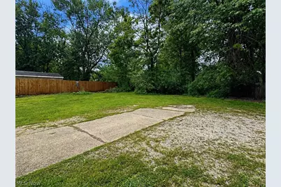 804 Beardsley Street, Akron, OH 44311 - Photo 6